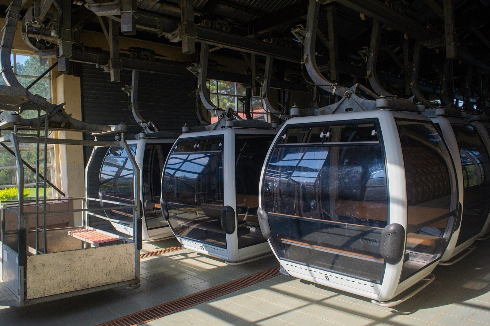 A cable car running above the escarpment at Obudu.